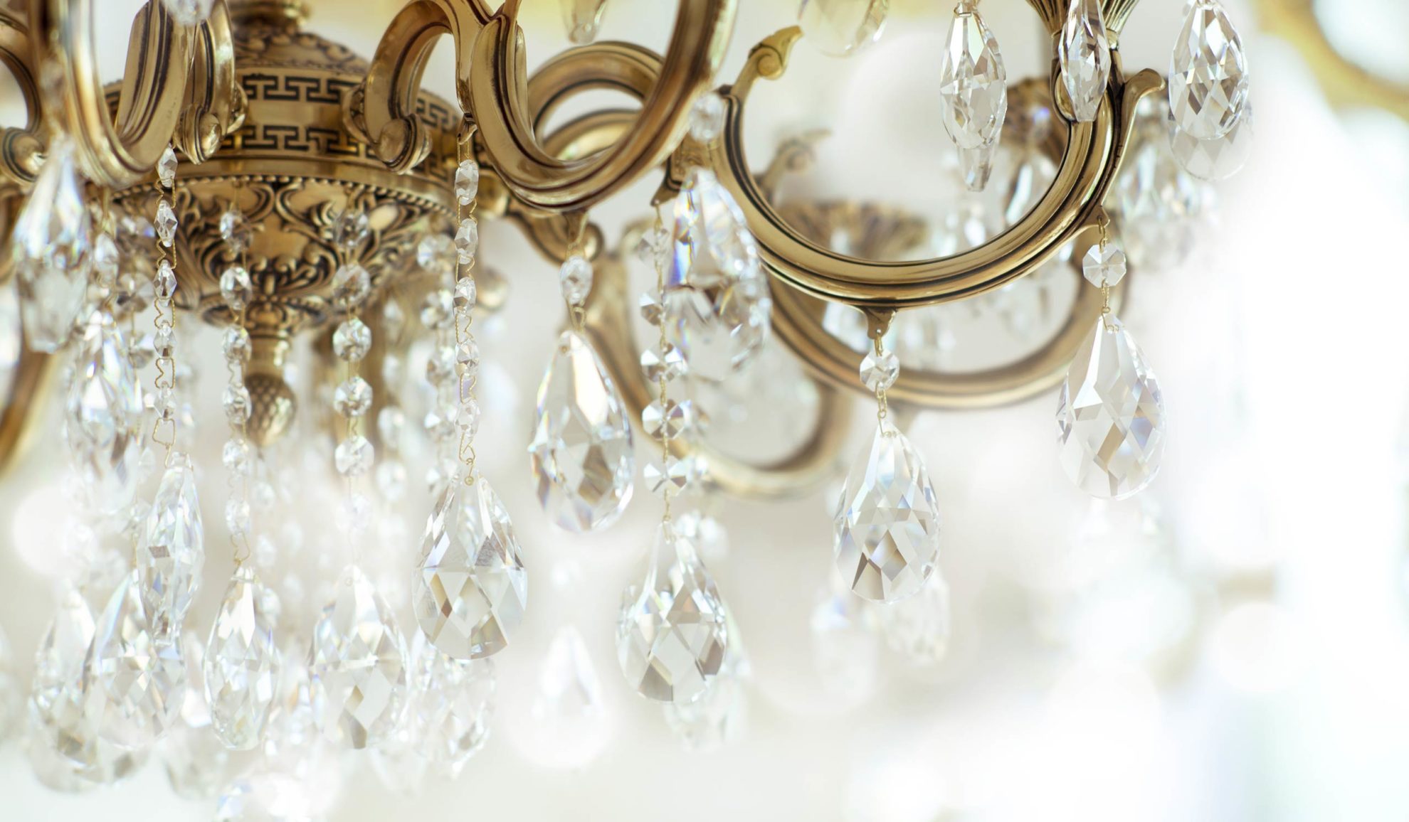 chandelier-close-up-columbia-mo